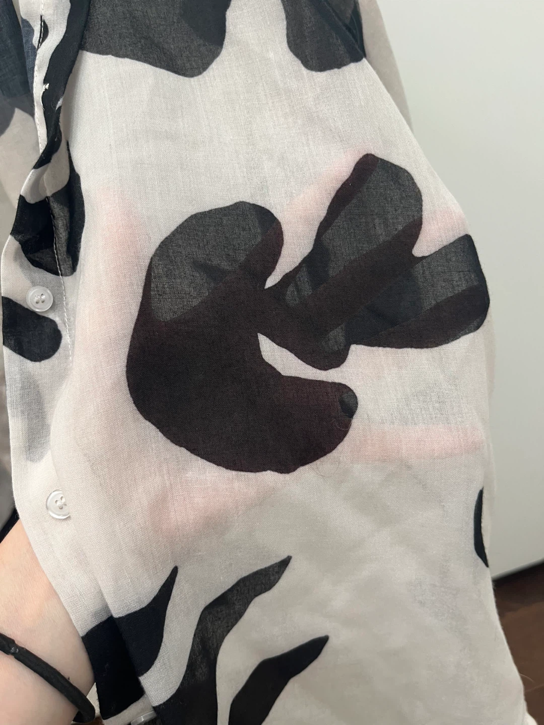 Black & White Abstract Print Sheer Shirt - photo 2