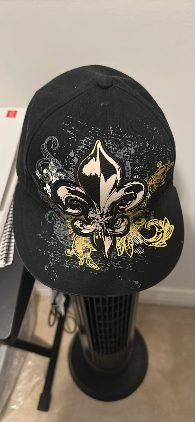 Black Fleur-de-lis Graphic Baseball Cap