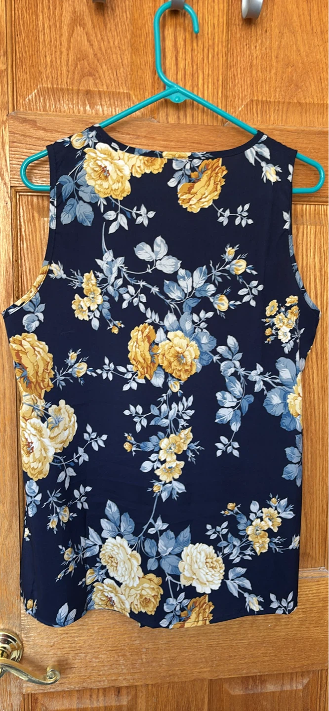 Navy Floral Sleeveless V-Neck Top - photo 2