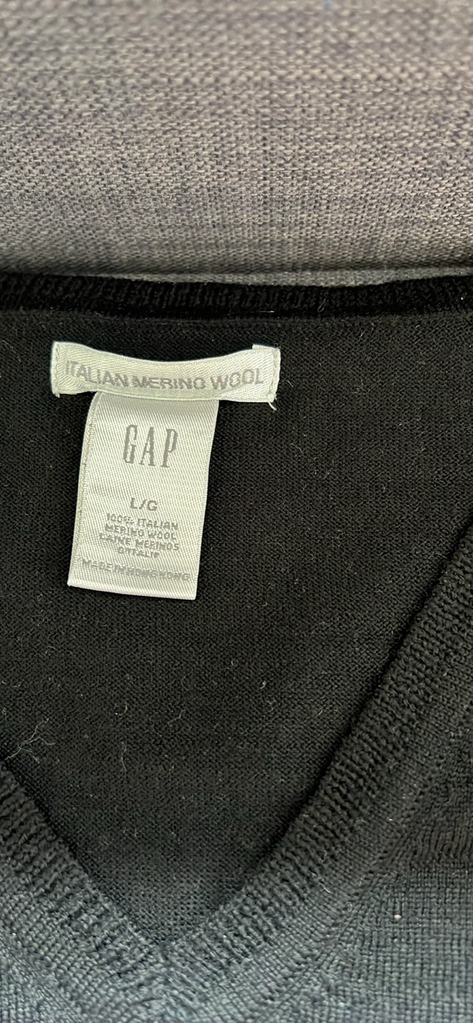 GAP Black Italian Merino Wool V-Neck Sweater Vest - photo 2