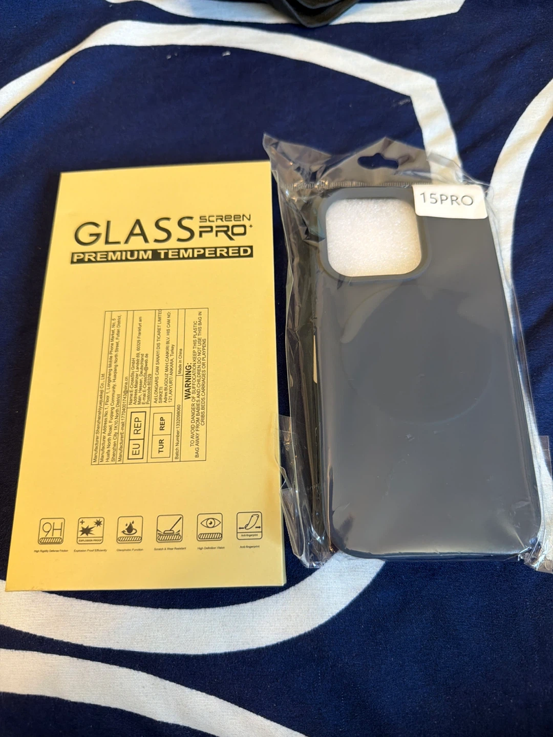 15 Pro Phone Case and 2 Tempered Glass Privacy Screen Protector