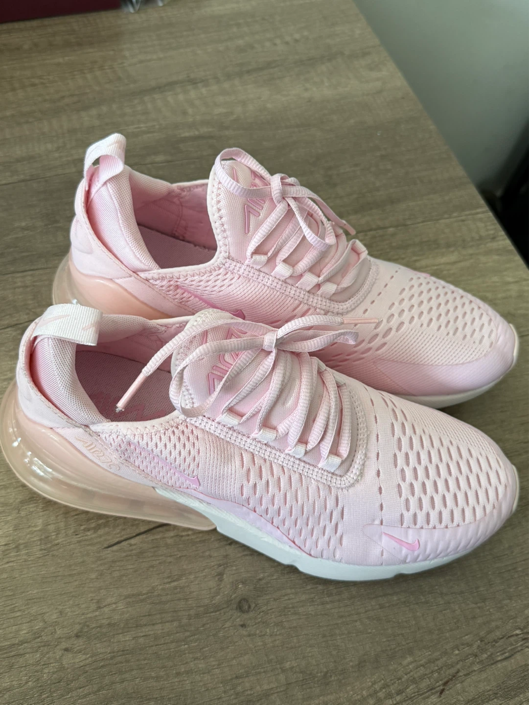 Women’s 11 Pink Nike Air Max 270