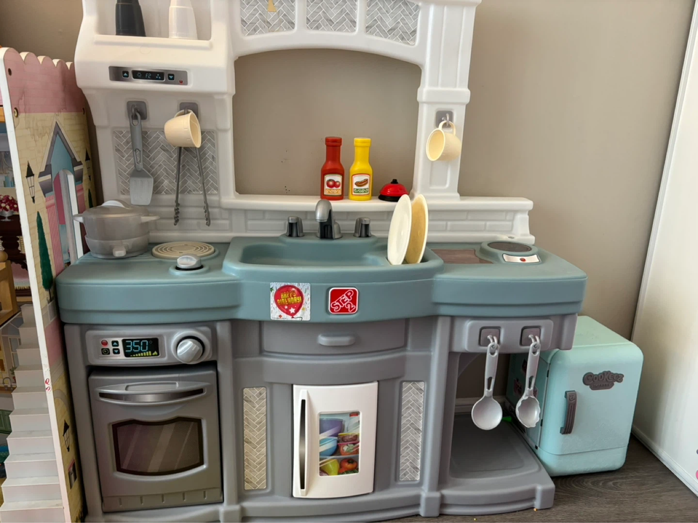 Step2 Kids Play Kitchen - photo 3