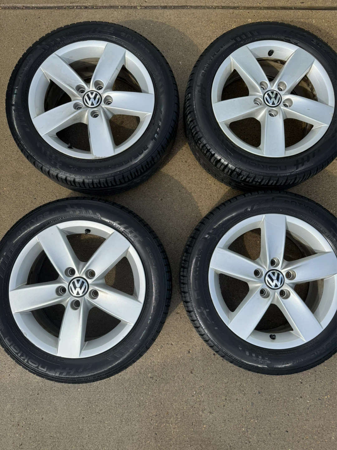 Set of 4 Volkswagen Alloy Wheels - photo 2