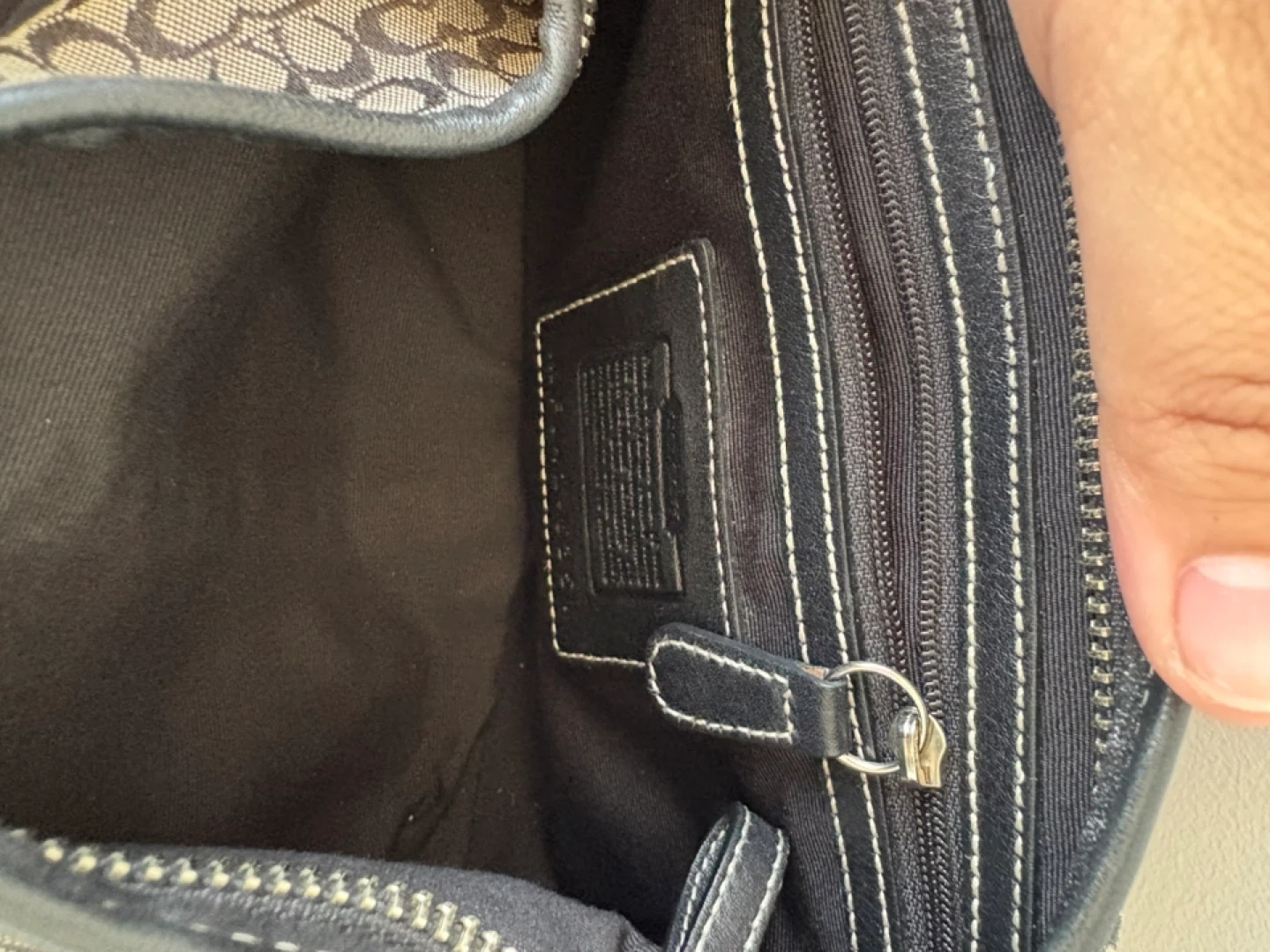 Coach Signature Hobo Bag - photo 4