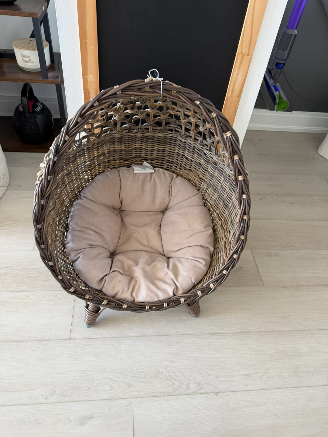 Wicker Pet Bed with Cushion - photo 3
