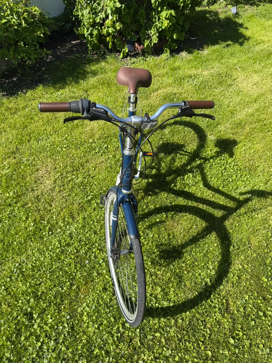 Rare gently used Priority "Hudson series"Bicycle - photo 3