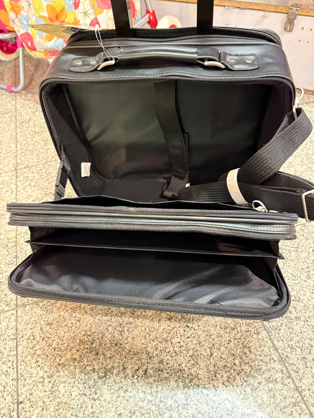 Fellowes Wheeled Computer Case - Fits 15" Laptops - photo 4