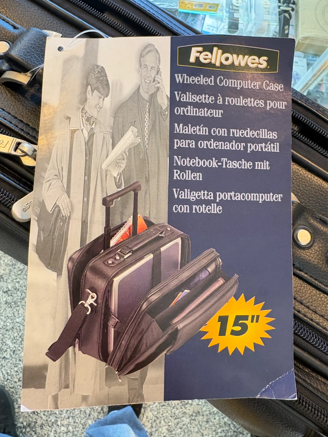 Fellowes Wheeled Computer Case - Fits 15" Laptops - photo 2