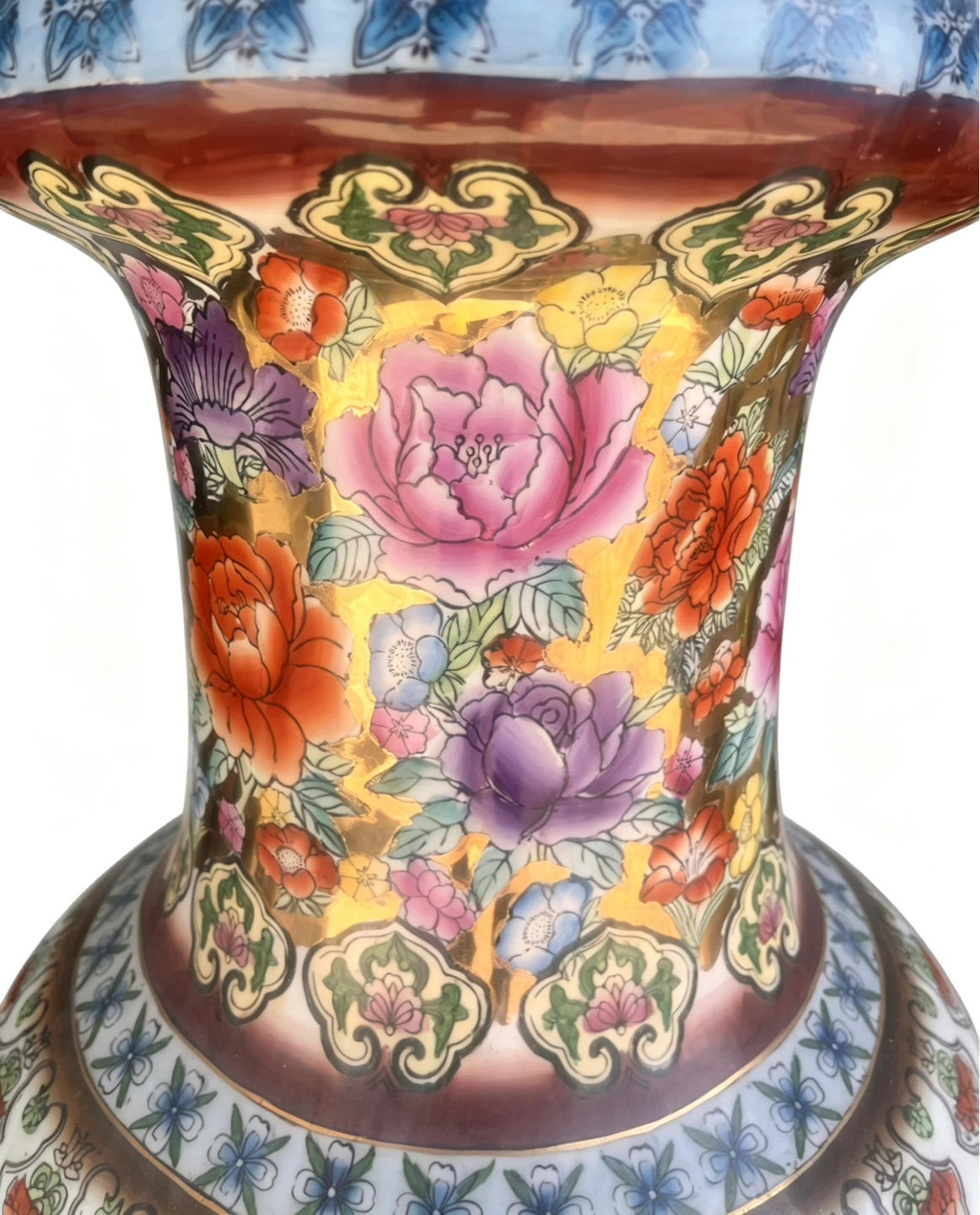 Large Porcelain Vase with Floral Design - photo 3