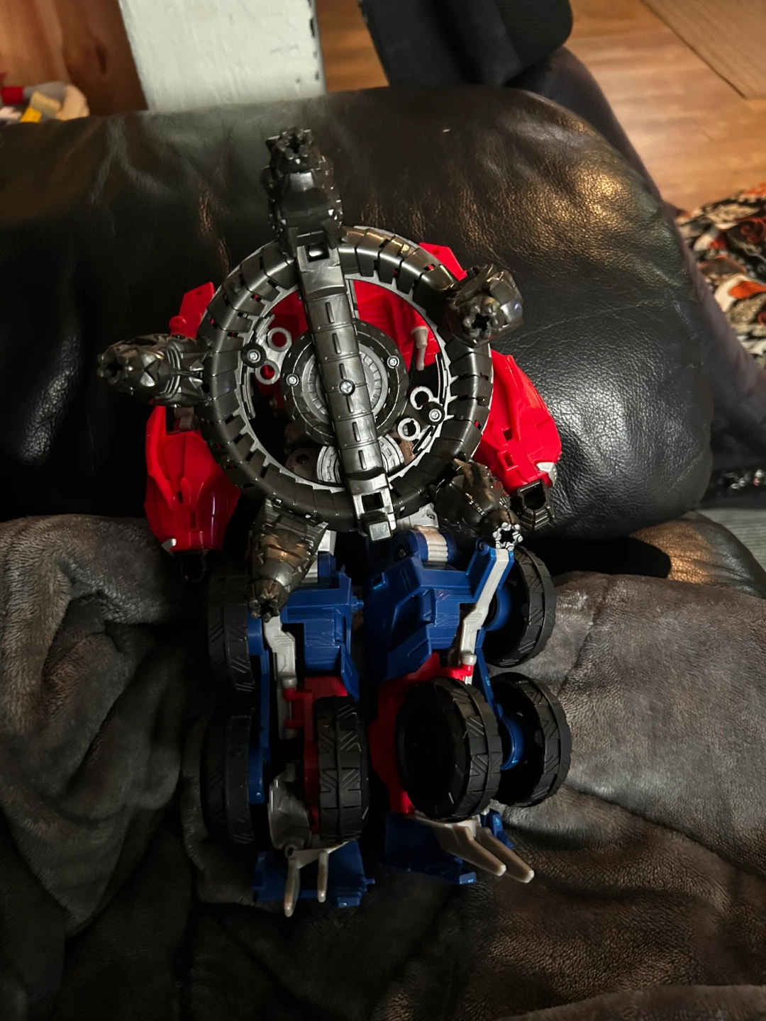 Transformers prime beast hunters Optimus prime - photo 2