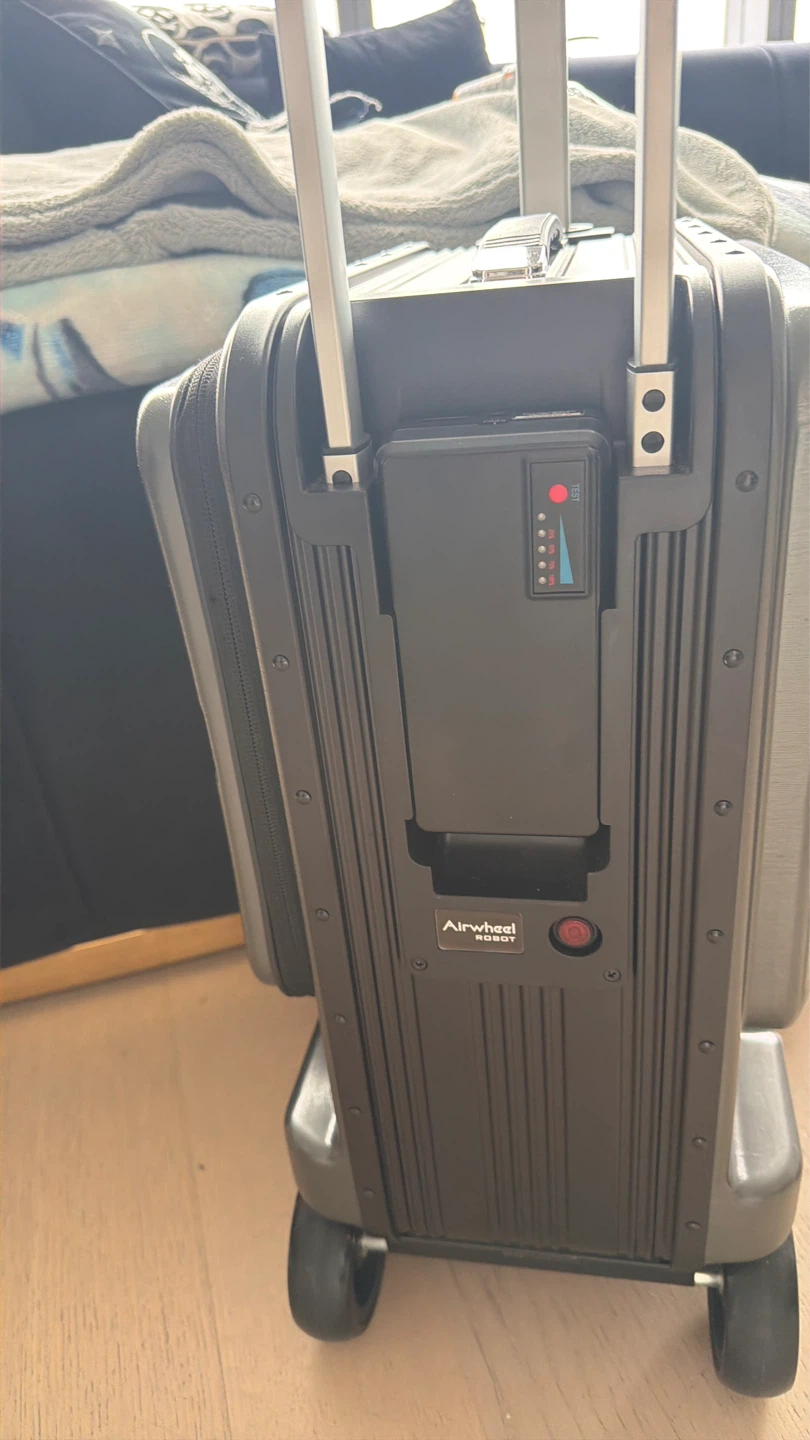Airwheel Robot Smart Luggage with Detachable Power Bank - photo 5