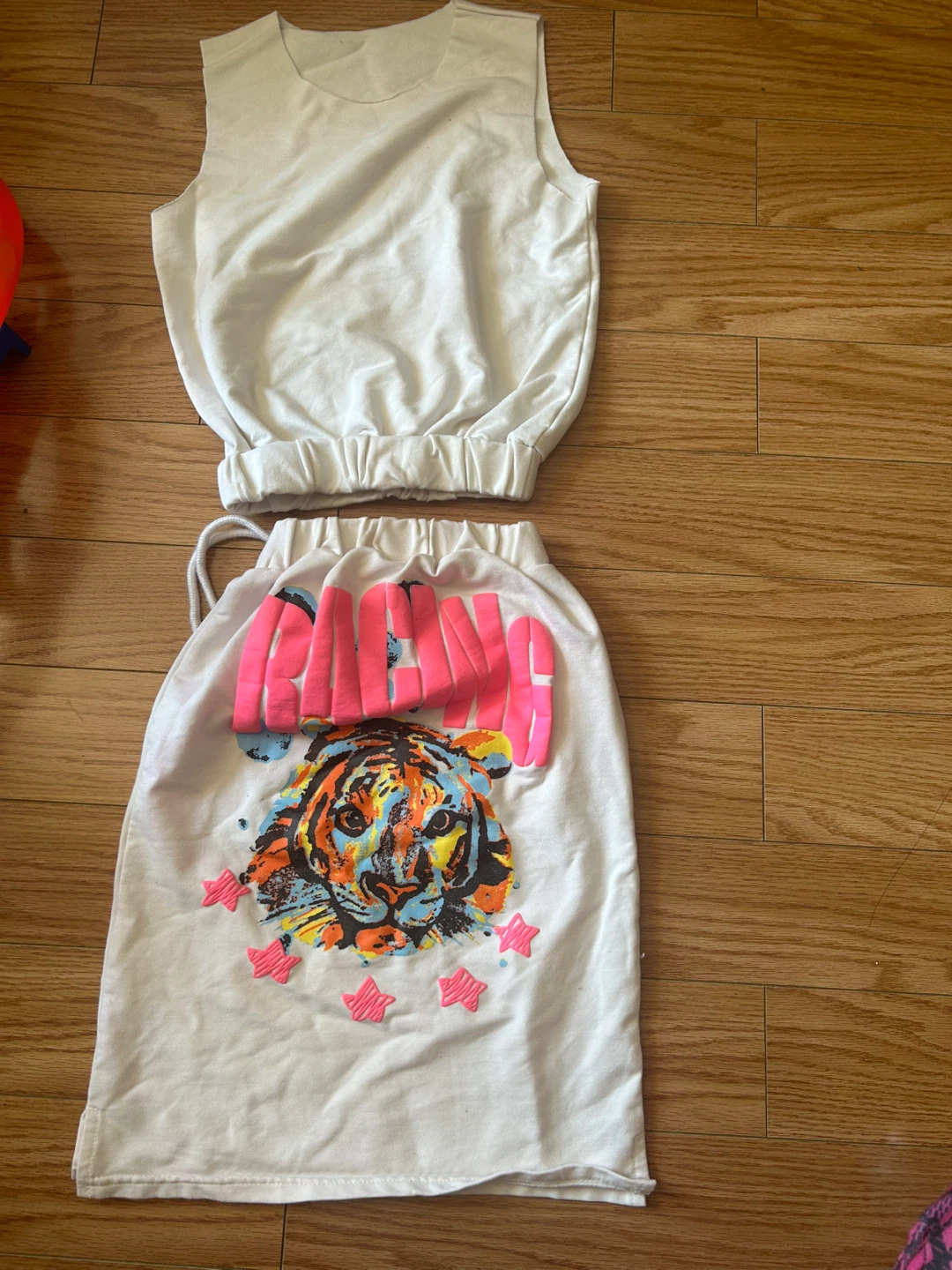 White Girls Outfit with Tiger Graphic For Age 6-8