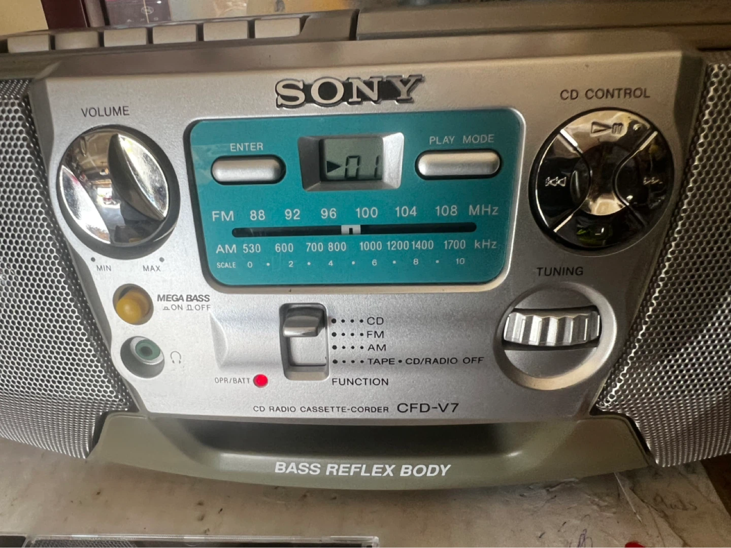 Sony CFD-V7 CD Radio Cassette-corder - photo 3