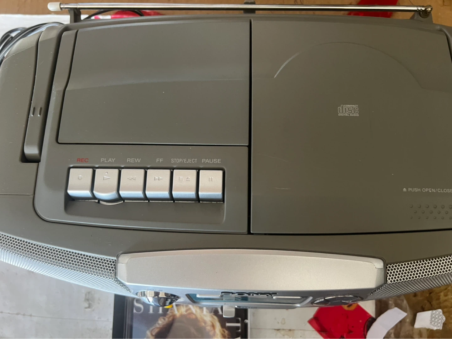 Sony CFD-V7 CD Radio Cassette-corder - photo 4