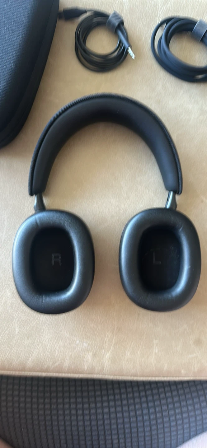 Bowers & Wilkins Px7 S2 Noise Cancelling Wireless Headphones - photo 4