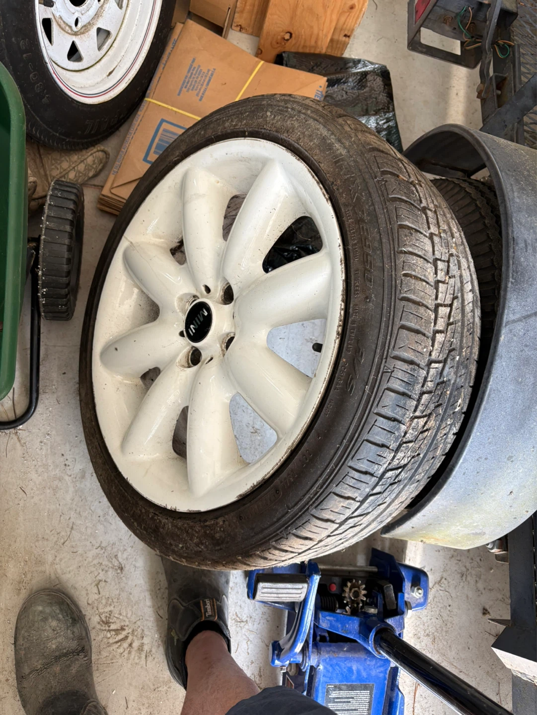 Mini Cooper White Alloy Wheel with Tire - photo 4