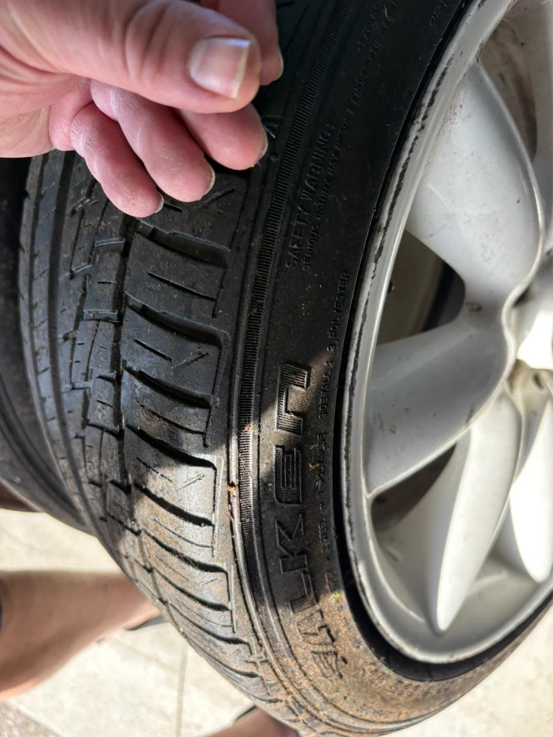 Mini Cooper White Alloy Wheel with Tire - photo 5