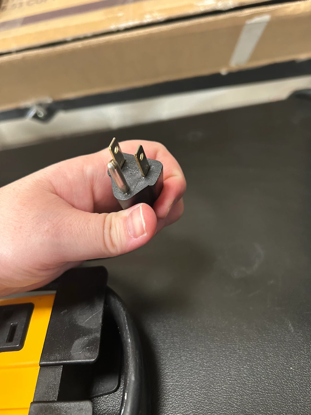 Mastercraft 8-Outlet Relocatable Power Bar - photo 2