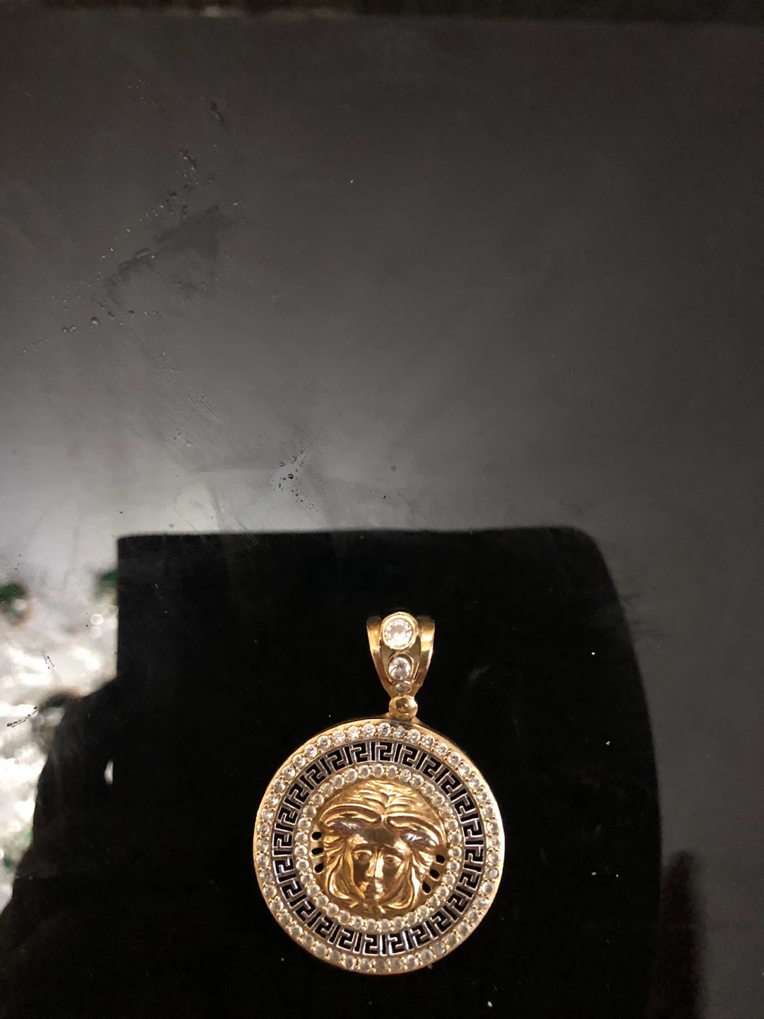Gold 10 k  8.9 gr Medusa Head Pendant - photo 2