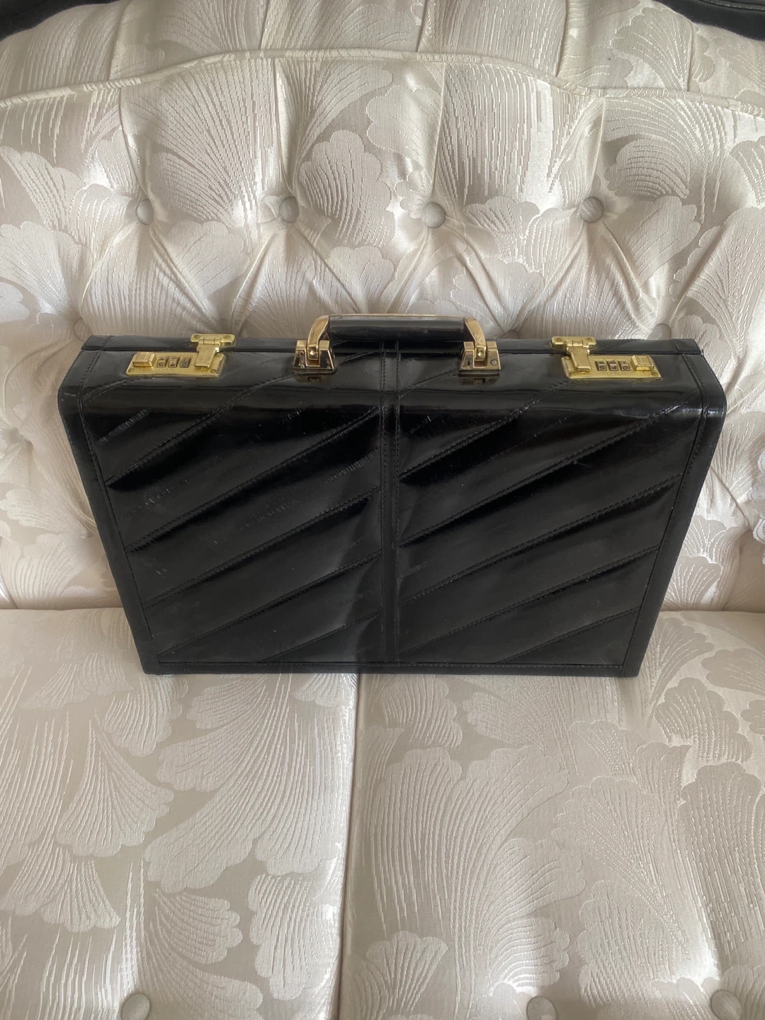 Real Leather Attache/Briefcase (Like New) - photo 2