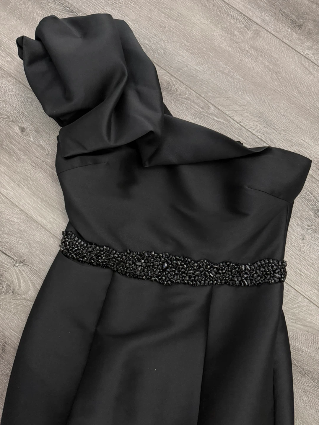 Black One-Shoulder Fishtail Gown with Beaded Waist - photo 5