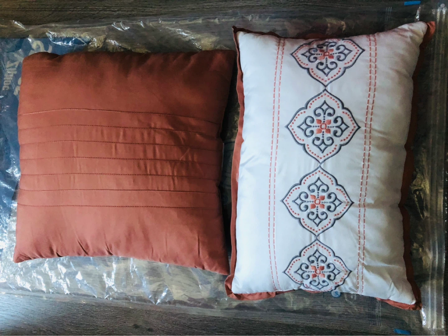 Bed Set (Quilt, 1 pillow cover and 2 cushions) - photo 2
