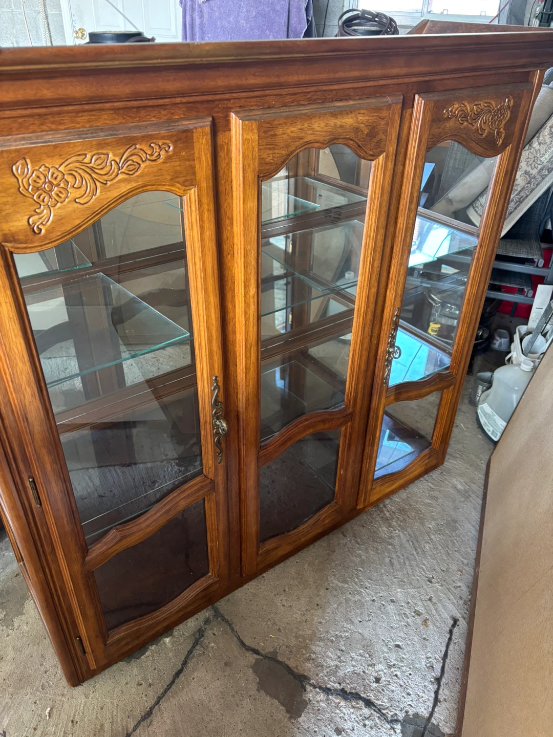 Vintage wooden cabinet / display cabinet