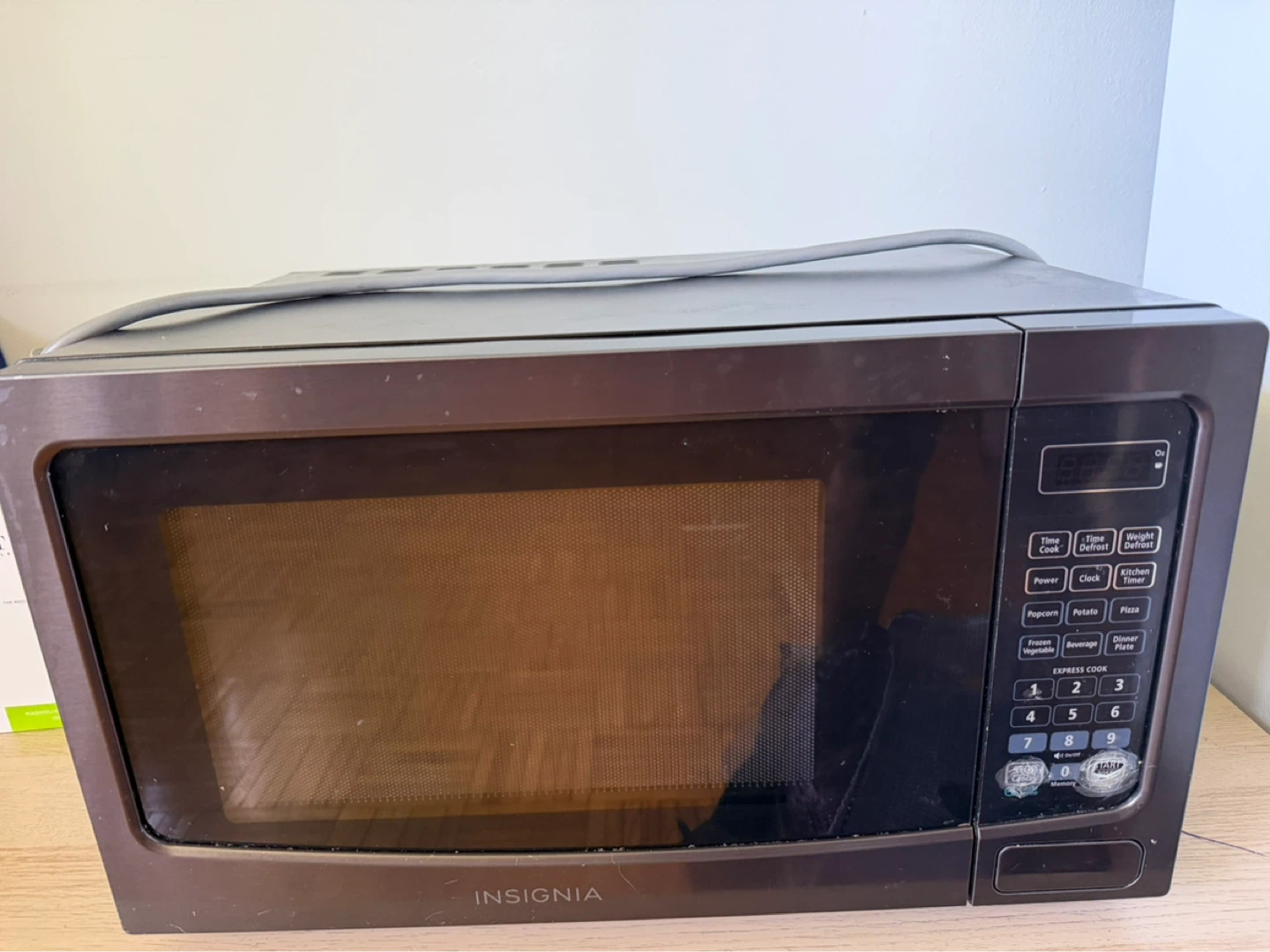 Insignia Microwave Oven NS-MW1859-C