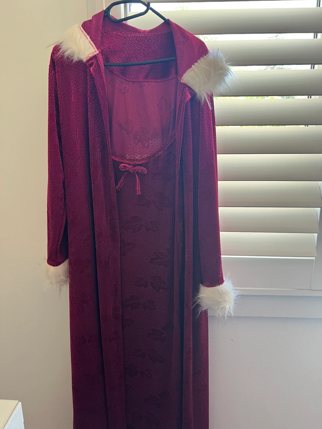Velvet Robe with Faux Fur Trim - Burgundy