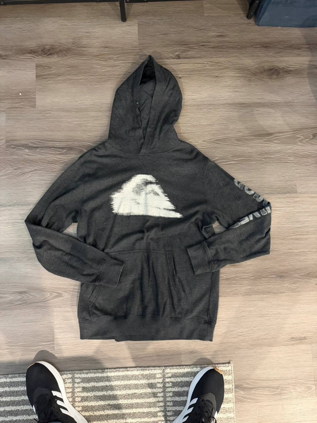 ⚡ (NEW) Quiksilver Graphic Hoodie