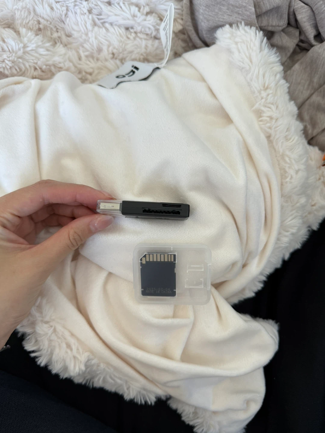 SD Card Reader with microSD Adapter - photo 3