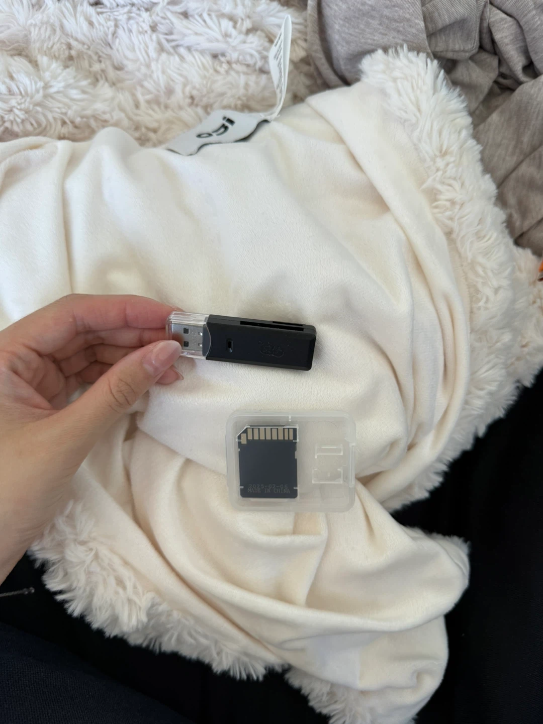 SD Card Reader with microSD Adapter - photo 4