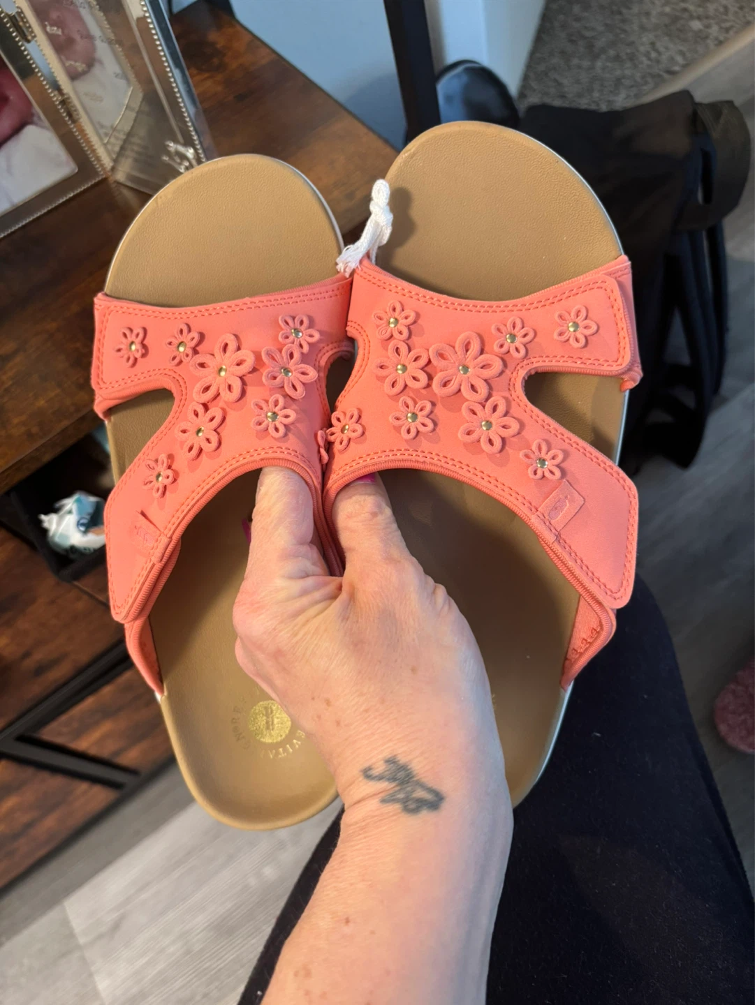 FitFlop Coral Flower Sandals. Velcro women’s size 9