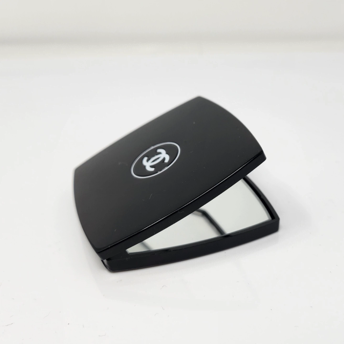 Chanel Compact Double Mirror - photo 2