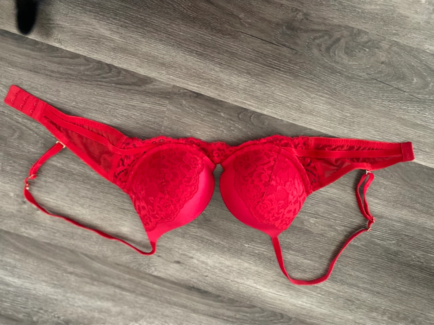 Red Lace Push-Up Bra