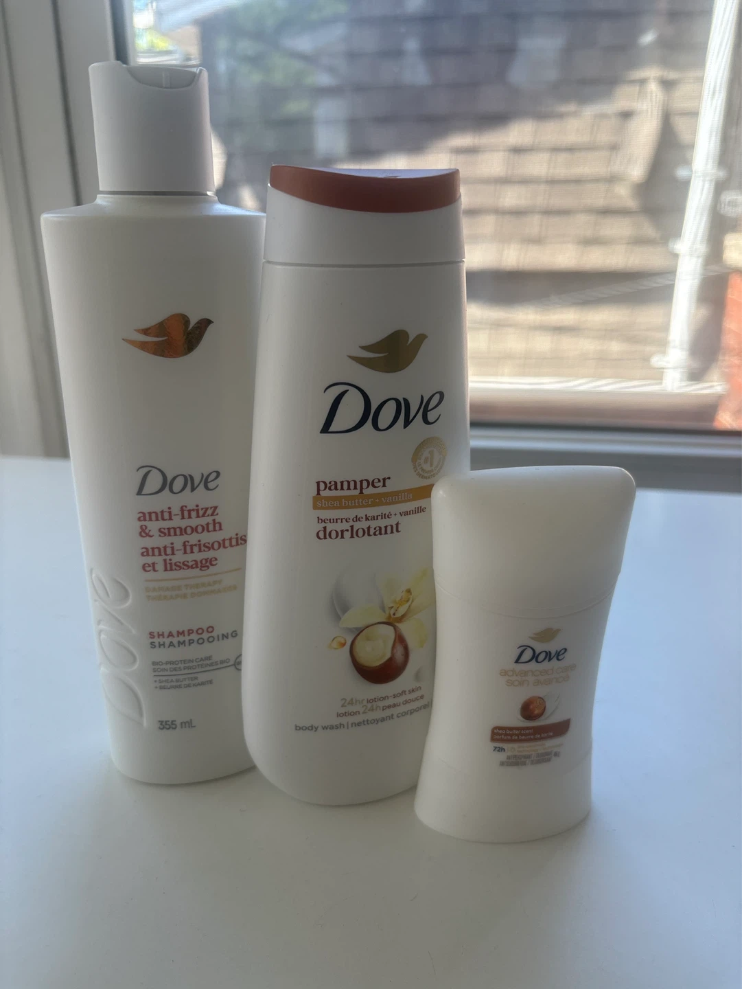 Dove Anti-Frizz Shampoo & Pamper Body Wash Gift Set - photo 2