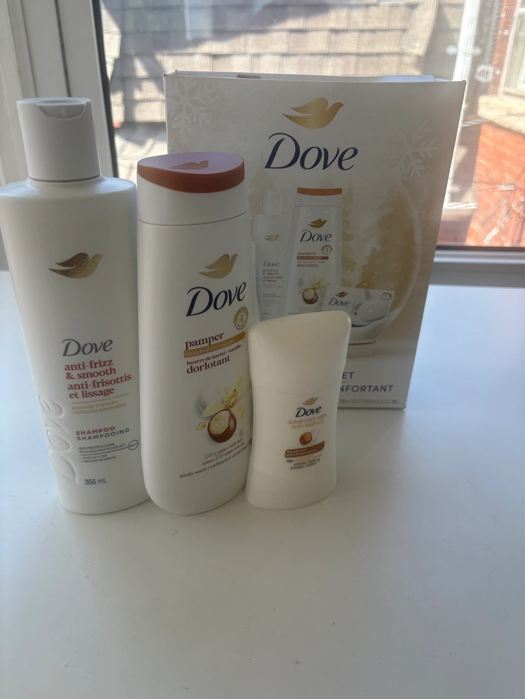 Dove Anti-Frizz Shampoo & Pamper Body Wash Gift Set