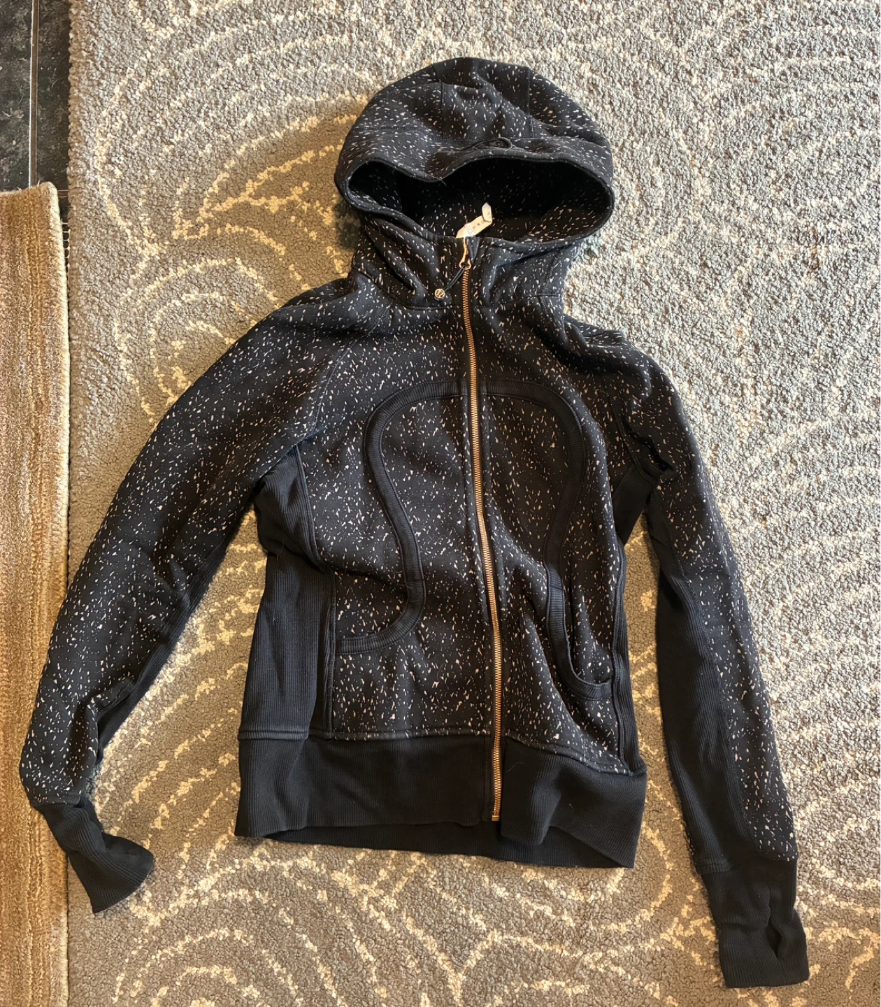 Lululemon Athletica Hoodie Size 6