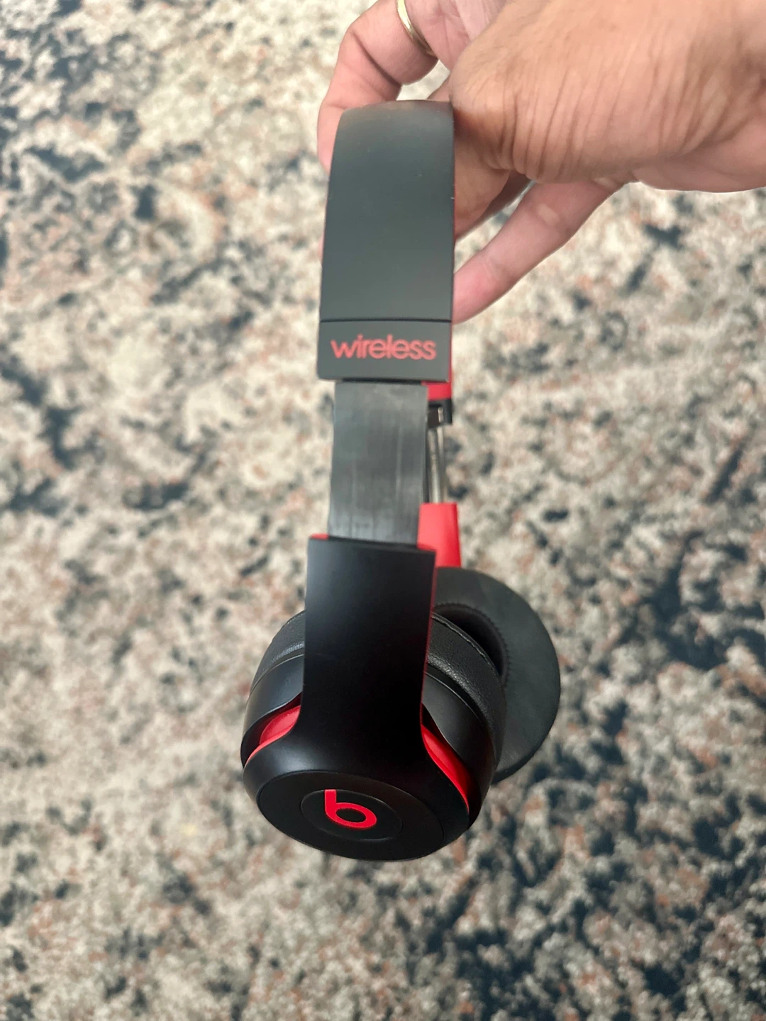 Beats Solo3 Wireless On-Ear Headphones - Red - photo 2