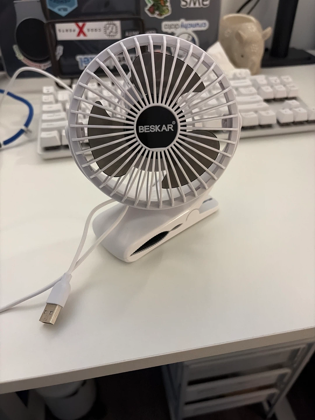 Beskar Clip-On USB Fan