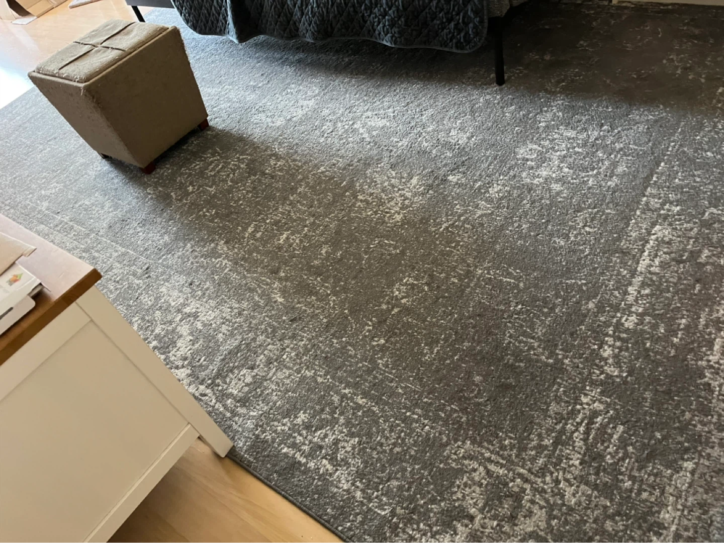 Grey patterned area rug