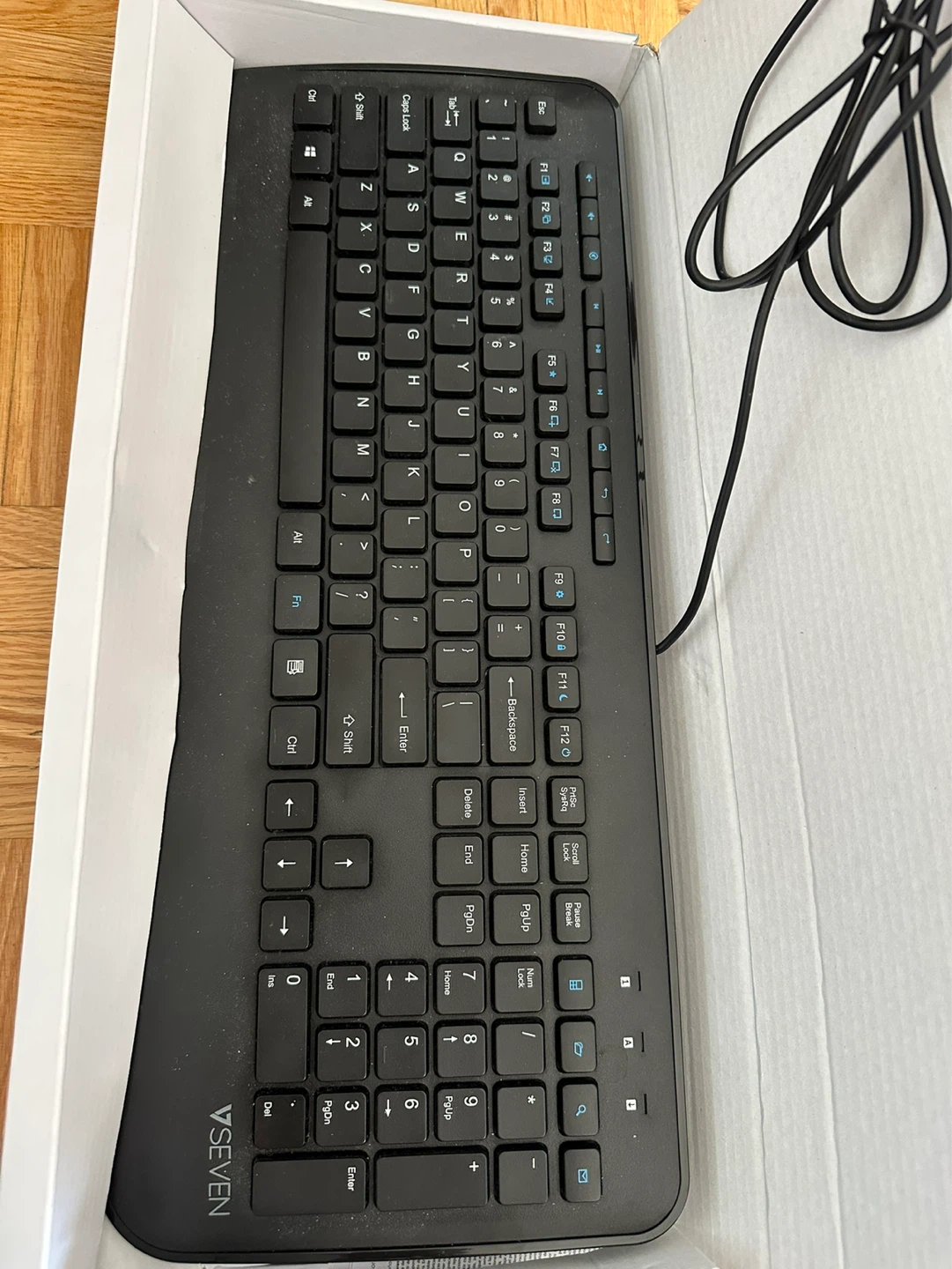 V7 Wired Keyboard and Mouse Combo - photo 2