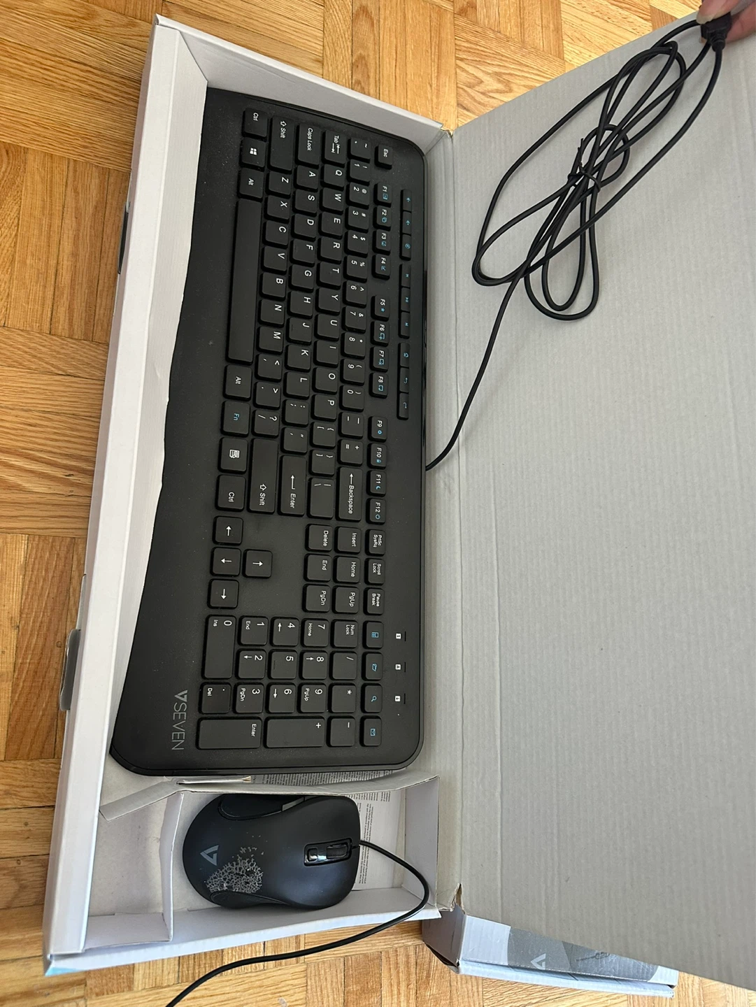 V7 Wired Keyboard and Mouse Combo