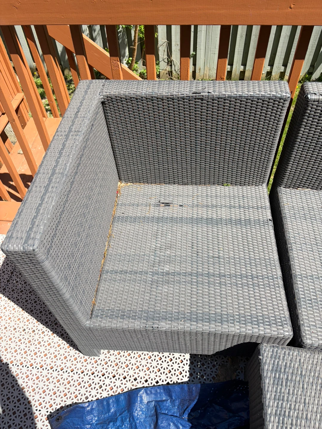 Patio furniture - photo 2