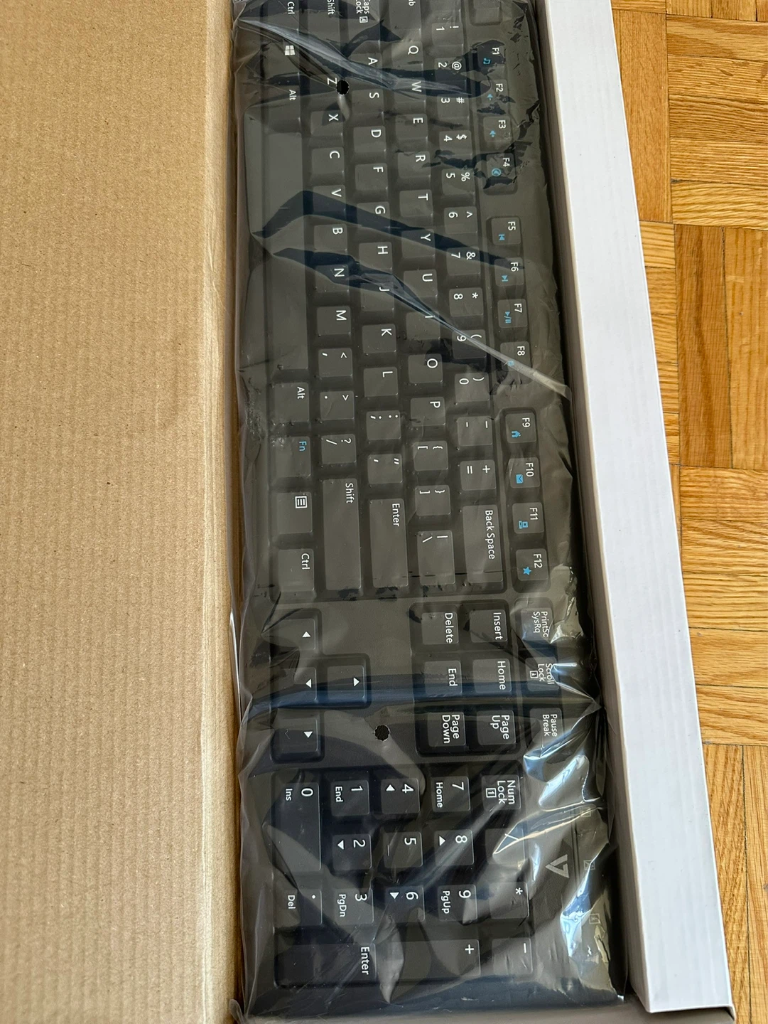 V7 Wired Keyboard and Mouse Combo