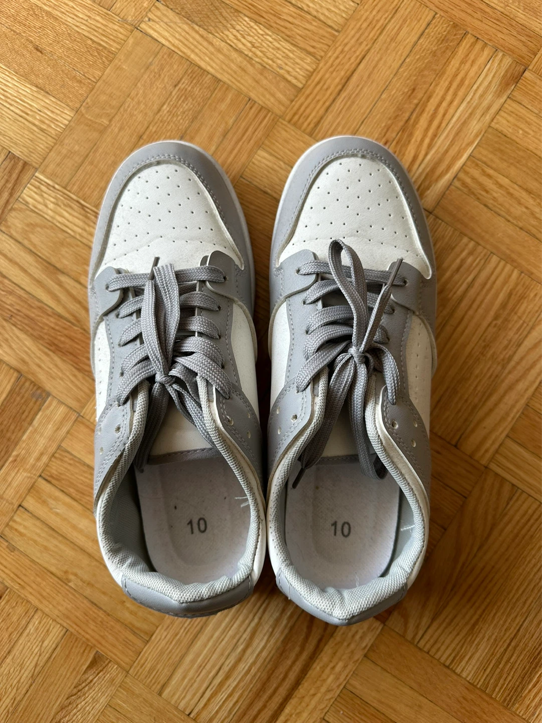 Men’s White and Grey Sneakers Size 10 - photo 3