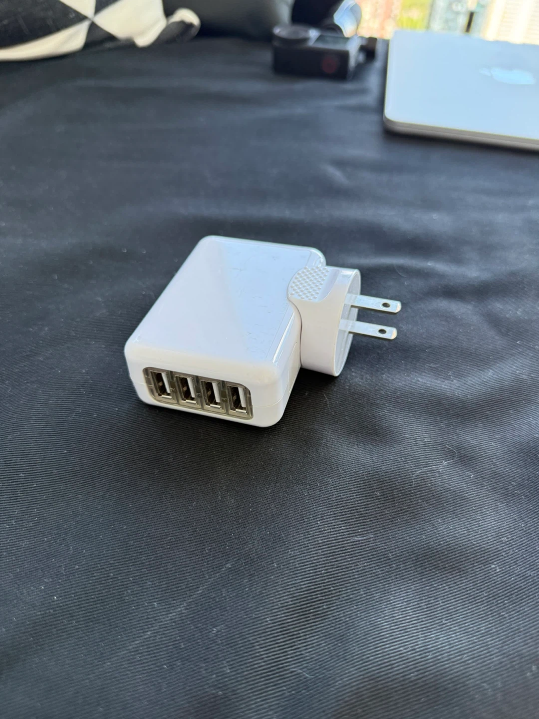White 4-Port USB Wall Charger Adapter - photo 2