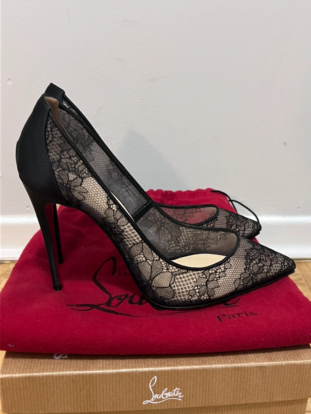 Christian Louboutin Pigalace 100 Dentelle Fleur 36.5 - photo 3
