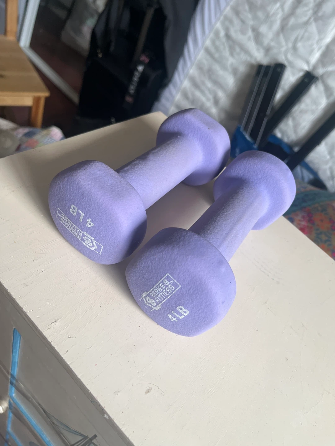 Set of 4lb hand weights